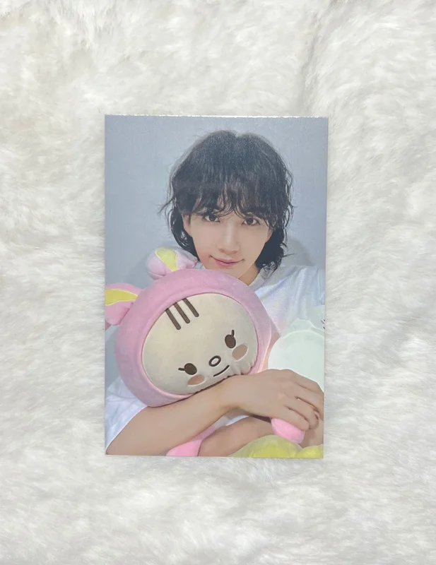 Artist-Made Collection by SEVENTEEN Season 1 PLUFFY TORAM & BLANKET SET