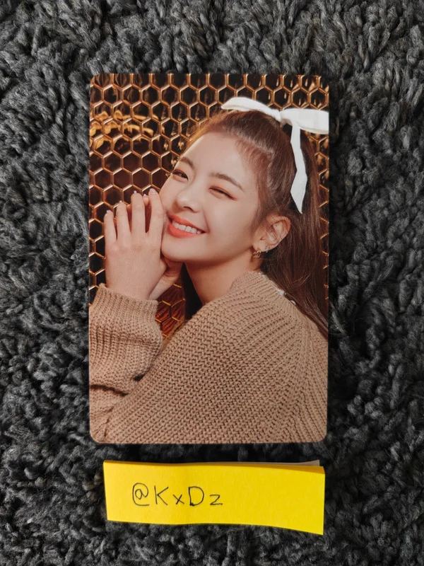 [CSI] CODENAME : SECRET ITZY TRADING CARD