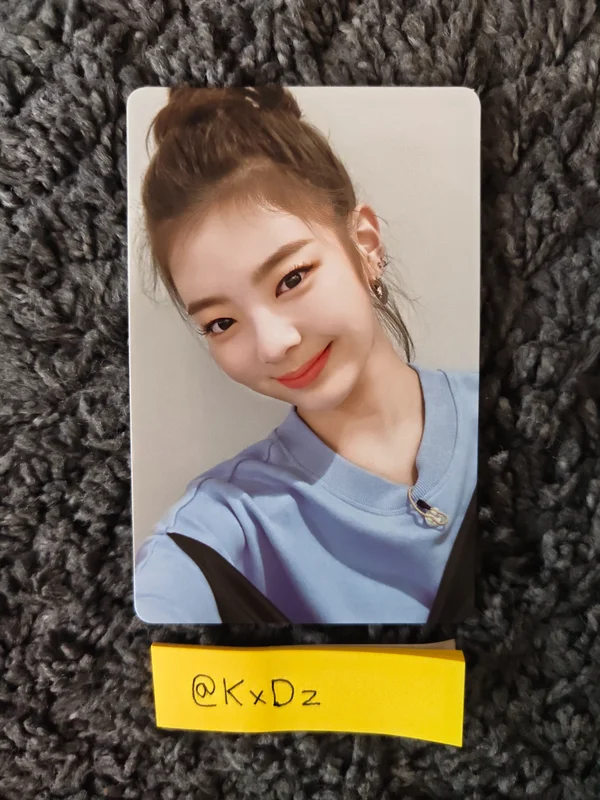2021 OFFICIAL MERCHANDISE NO BAD DAYS FEBRUARY LIMITED 2 YEARS WITH ITZY