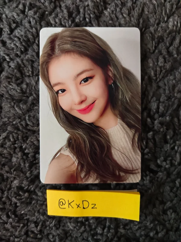 2021 OFFICIAL MERCHANDISE NO BAD DAYS APRIL LIMITED MONTHLY KIT Bloom IT!