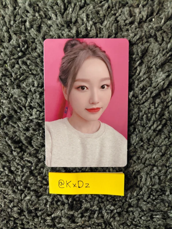 LOONAVERSE : FROM Trading Card