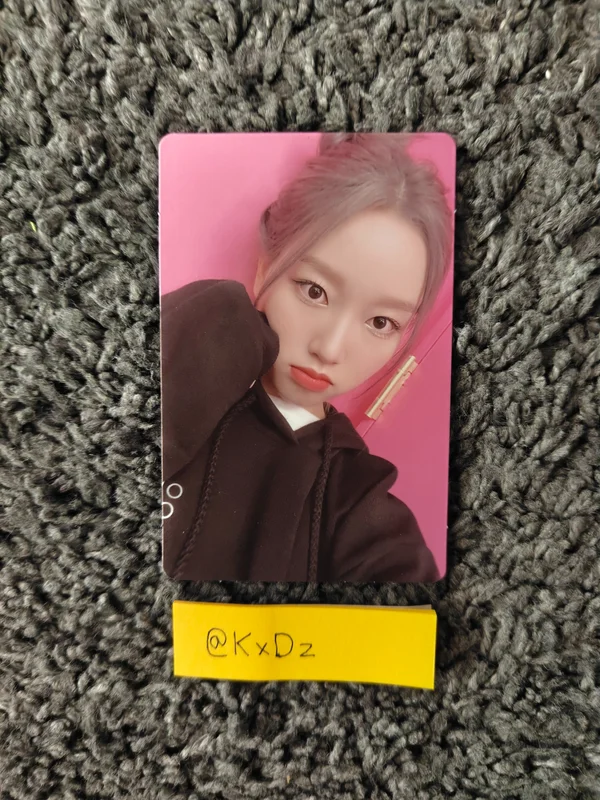 LOONAVERSE : FROM Trading Card