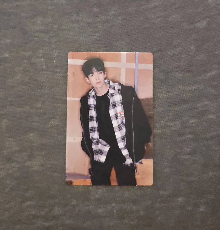 Seventeen 2022 caratland trading card