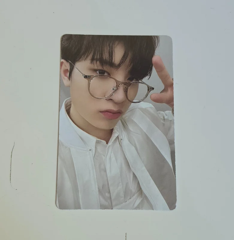 THE SECOND STEP : CHAPTER ONE PHOTOBOOK ver. BLUE ver.