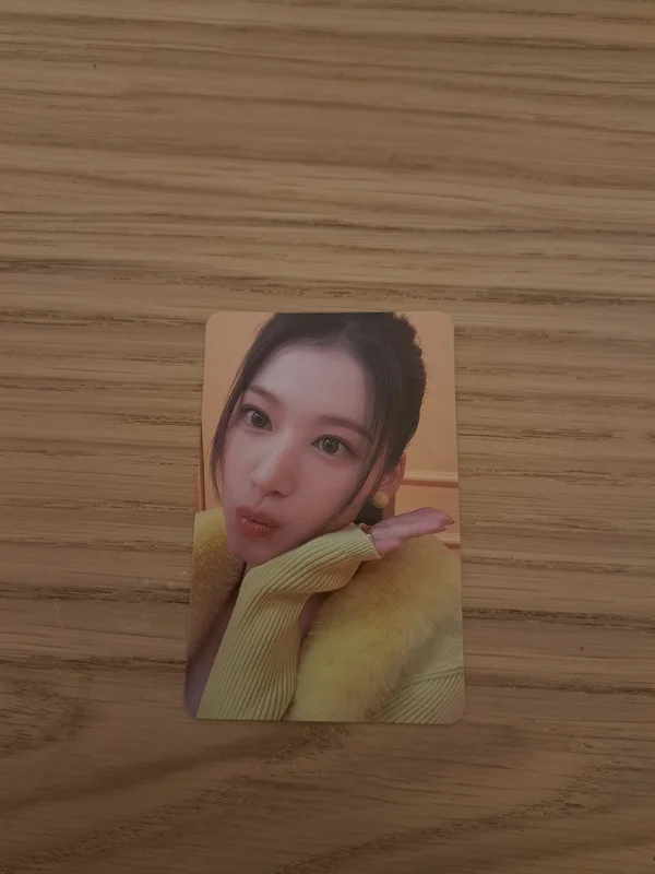 BETWEEN 1&2 SANA PHOTOCARD