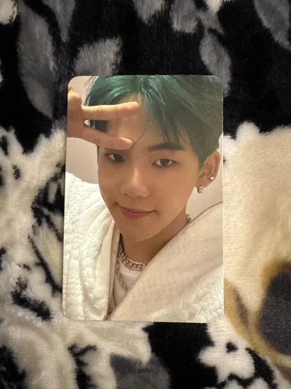 THE FIRST STEP : CHAPTER ONE WHITE ver.