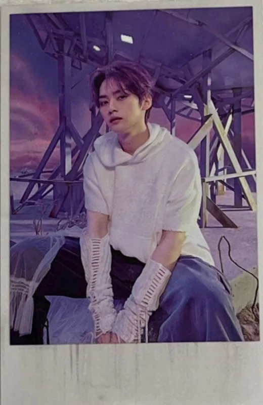 Lee Know ROCK-STAR polaroid