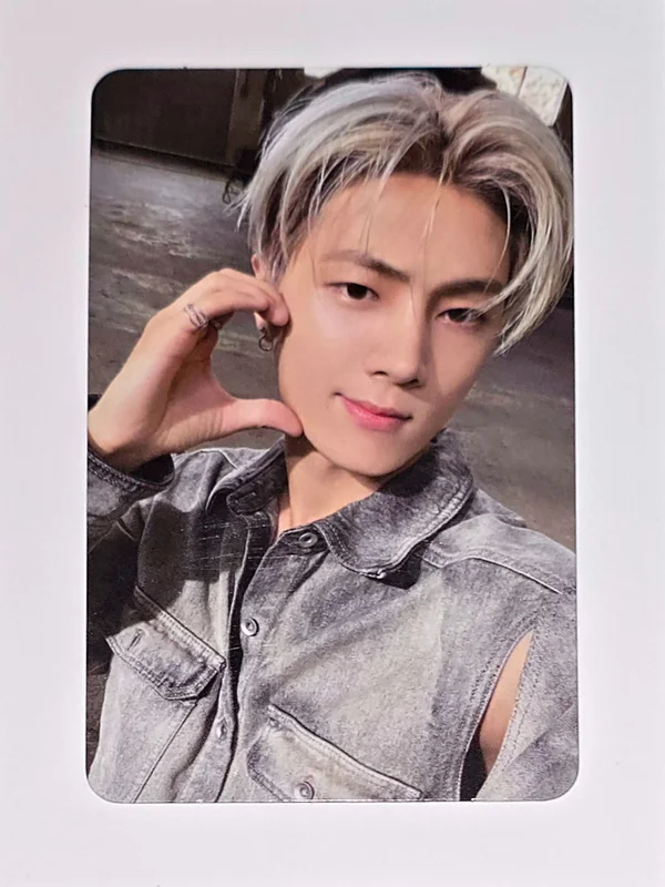 JAY ORANGE BLOOD KPOP MERCH