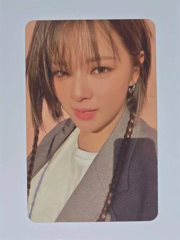 JEONGYEON TWICE READY TO BE pc