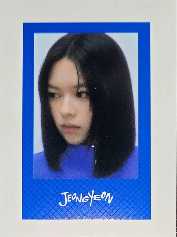 JEONGYEON THIS IS FOR POLAROID ver. THIS ver.