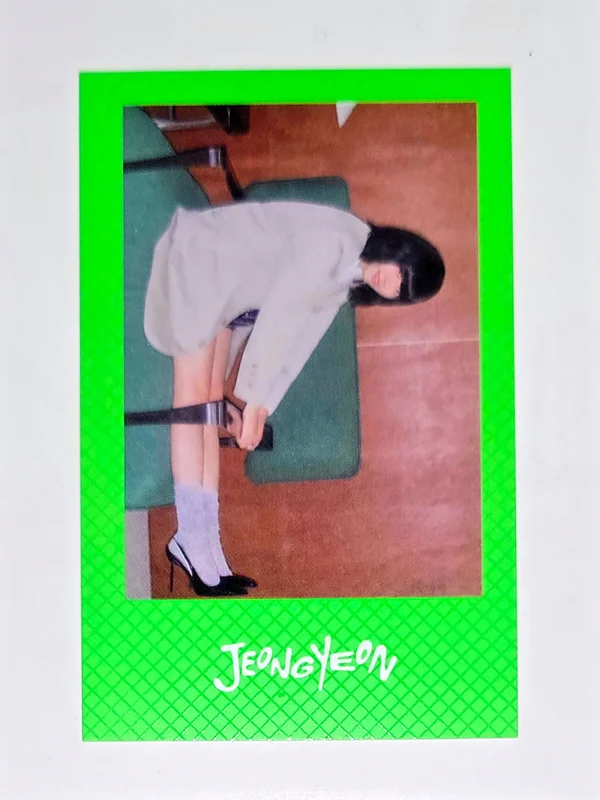 JEONGYEON THIS IS FOR POLAROID ver. FOR ver.