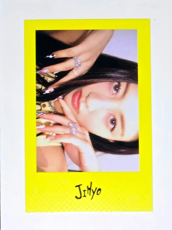 JIHYO THIS IS FOR POLAROID ver. IS ver.