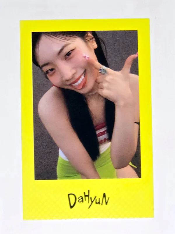 DAHYUN THIS IS FOR POLAROID ver. IS ver.