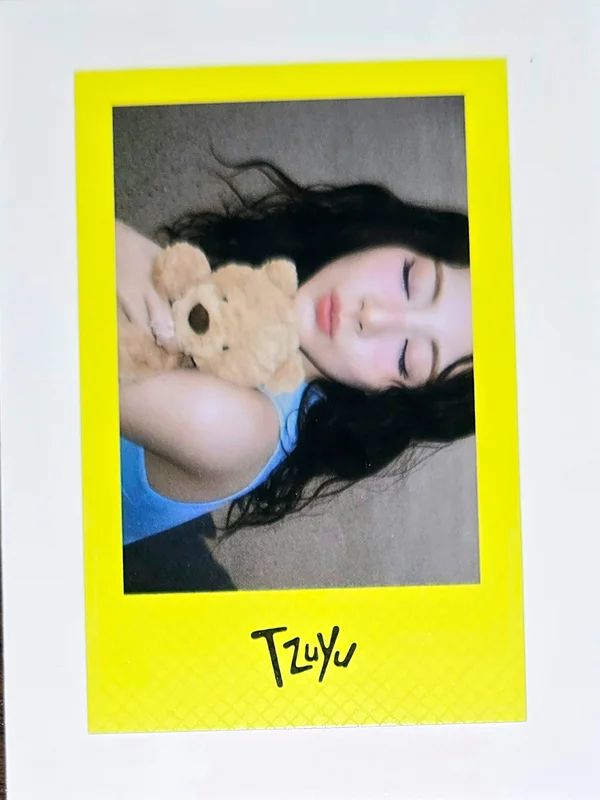 TZUYU THIS IS FOR POLAROID ver. IS ver.