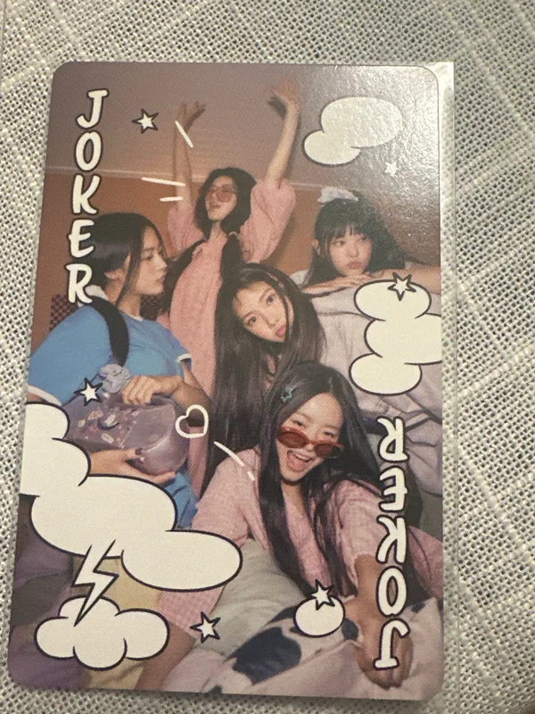 NewJeans 2023 SEASONS GREETINGS