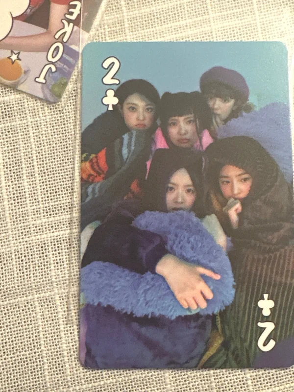 NewJeans 2023 SEASONS GREETINGS