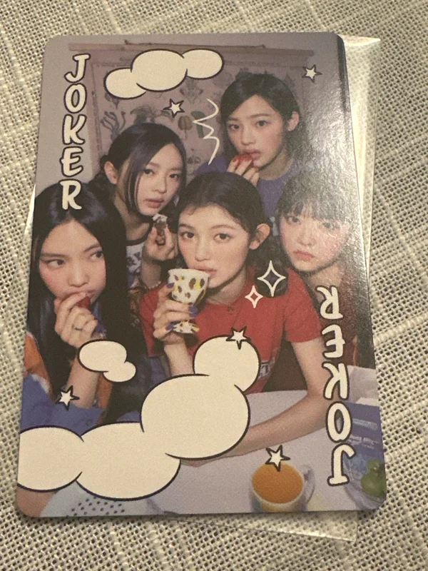 NewJeans 2023 SEASONS GREETINGS