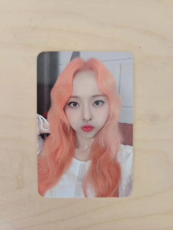 LOONA ViVi 'LOONATHEWORLD : Midnight Festival Vivi Photocard
