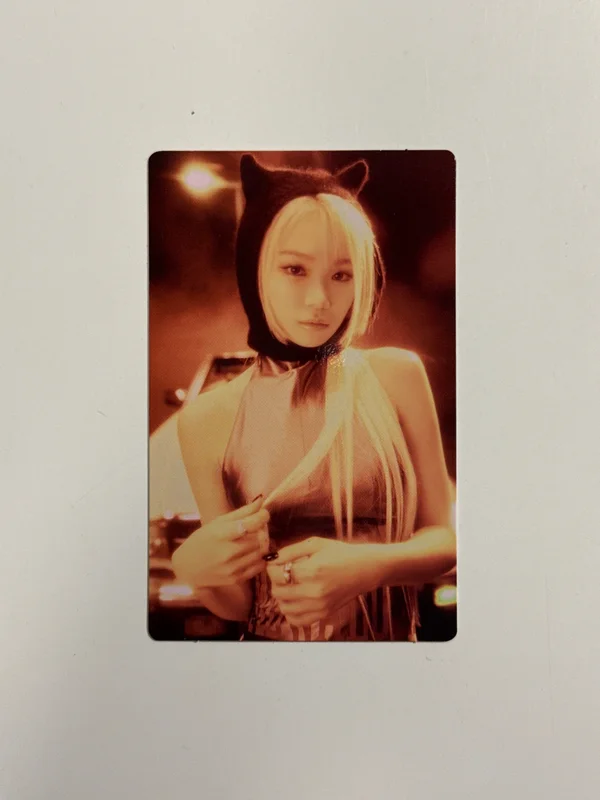 Chaewon tour trading card