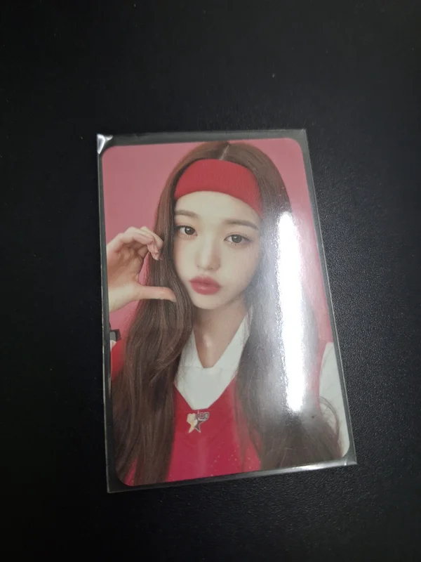 2023 SEASON'S GREETINGS : READY, GET SET, IVE!