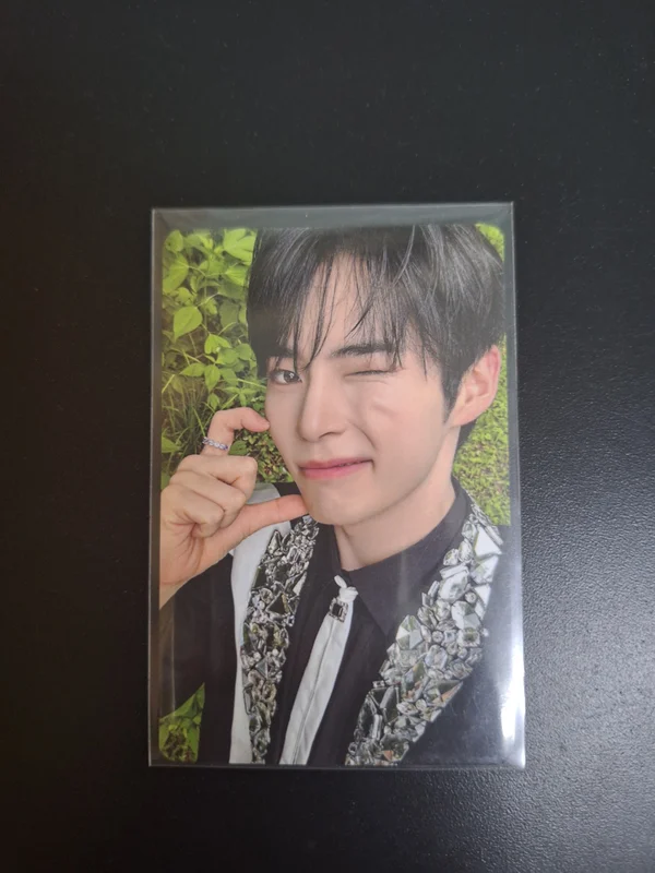 2024 ZEROBASEONE THE FIRST TOUR TIMELESS WORLD IN SEOUL TRADING CARD A VER.