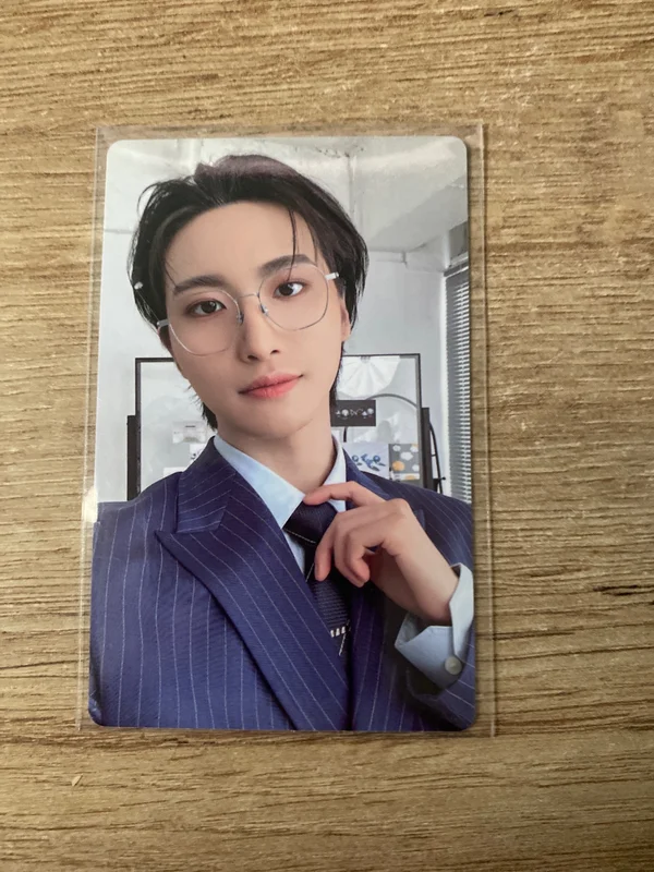 ATEEZ 2024 SEASON'S GREETINGS