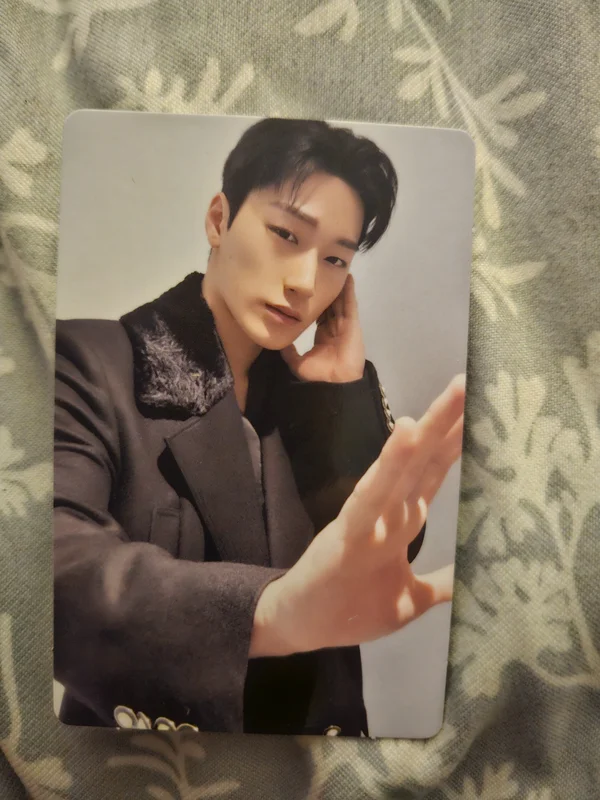 GOLDEN HOUR : Part.1 US Exclusive