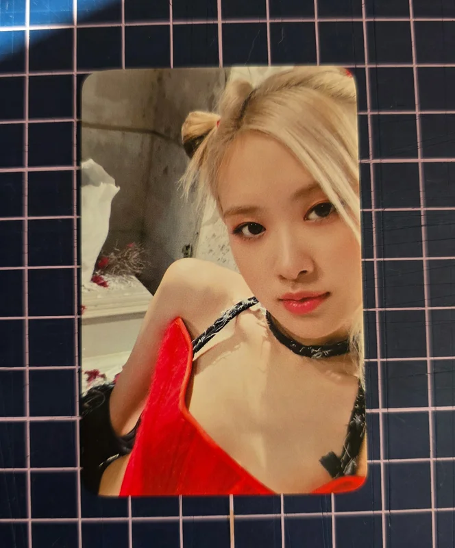 BORN PINK BLACKPINK PHOTO CARD + TOP LOADER KIT