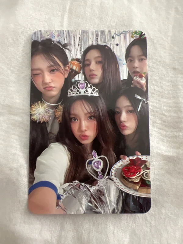 NewJeans 2024 SEASON'S GREETINGS