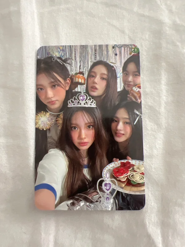 NewJeans 2024 SEASON'S GREETINGS