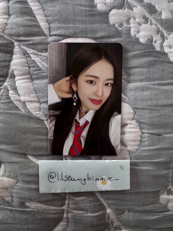 Yujin Ive Love Dive Ver. 1