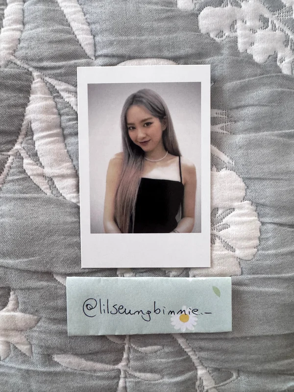 Jiho Dear Ohmygirl Polaroid