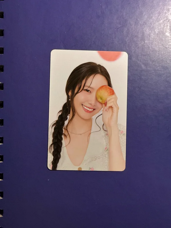 2025 SEASON'S GREETINGS RANDOM TRADING CARD [A ver.]