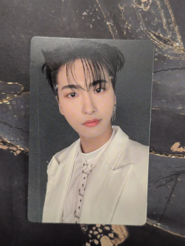 THE WORLD EP.1 : MOVEMENT DIGIPAK VER. hello82