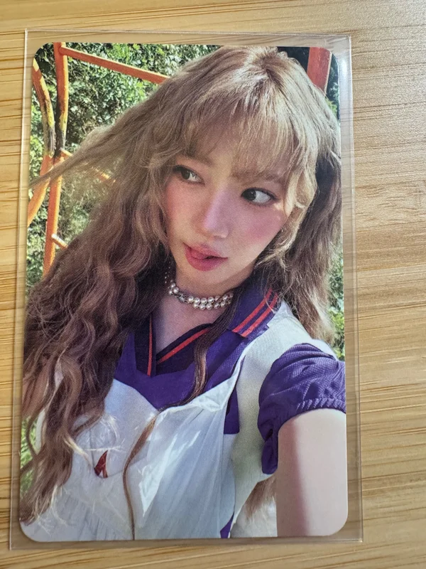 LE SSERAFIM 2025 SEASON'S GREETINGS