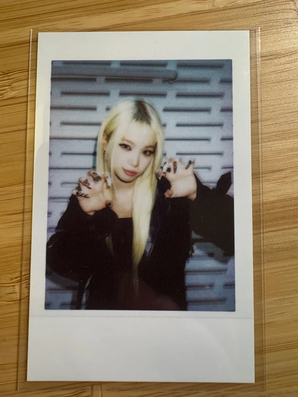 LE SSERAFIM 2025 S/S POP UP - THE HOT HOUSE REWARD