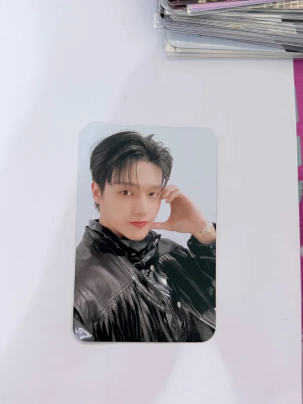 ATEEZ WORLD TOUR [TOWARDS THE LIGHT : WILL TO POWER] IN EUROPE ATINY ZONE