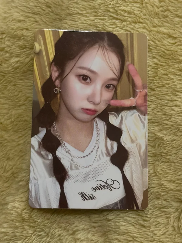 LOVESTRUCK! EYE CONTACT ver.