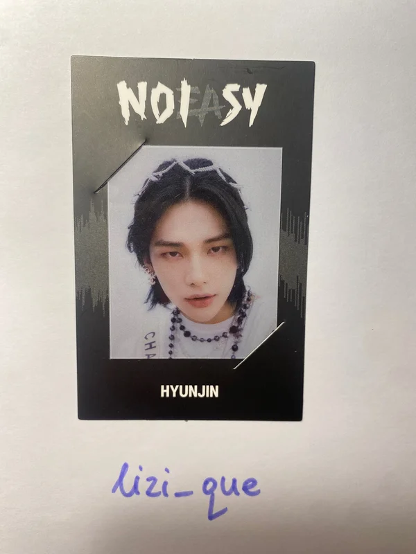 NOEASY hyunjin