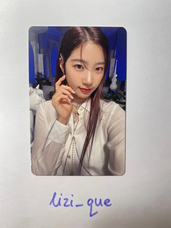FEARLESS (Japanese ver.) PHOTO CARD kazuha