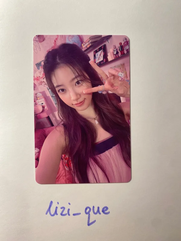 FEARLESS (Japanese ver.) PHOTO CARD kazuha