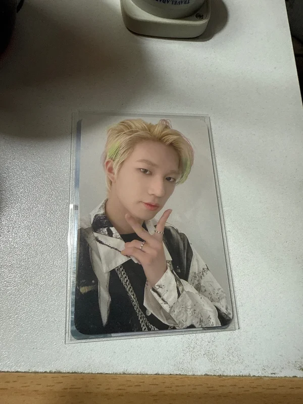 P1ustage H : PEACE HARD PHOTO CARD HOLDER