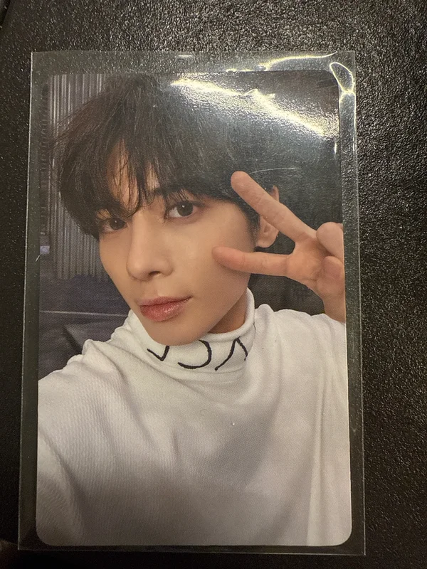 TOMORROW X TOGETHER JAPAN POP-UP STORE 2024 RANDOM PHOTO CARD