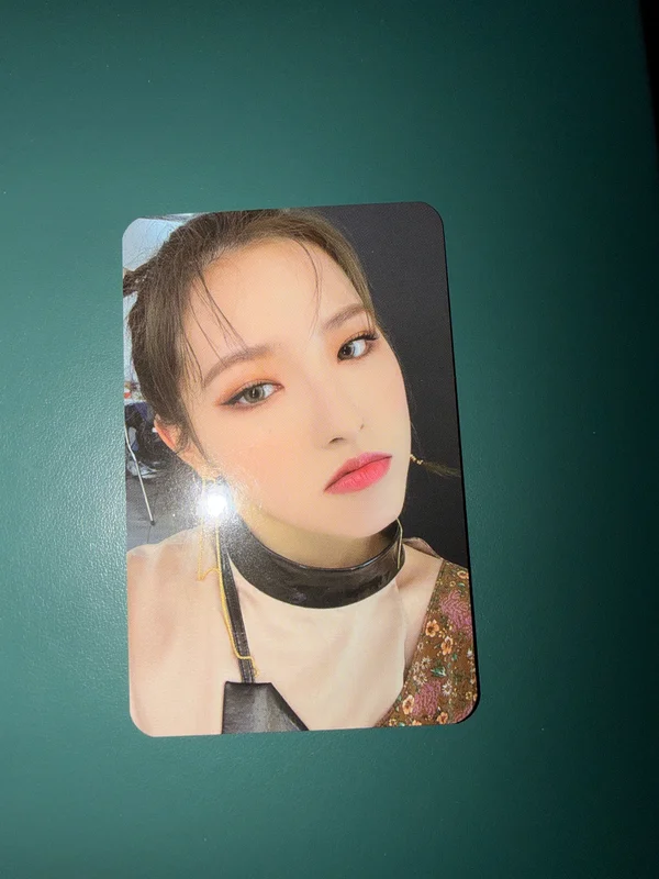 [&] C Olivia Hye