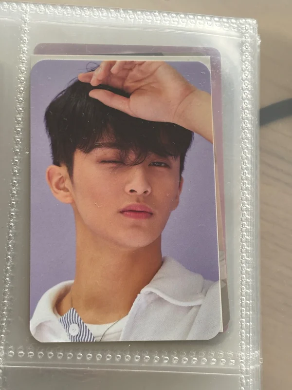 2019 SM ARTIST + PANTONE PASSPORT WALLET