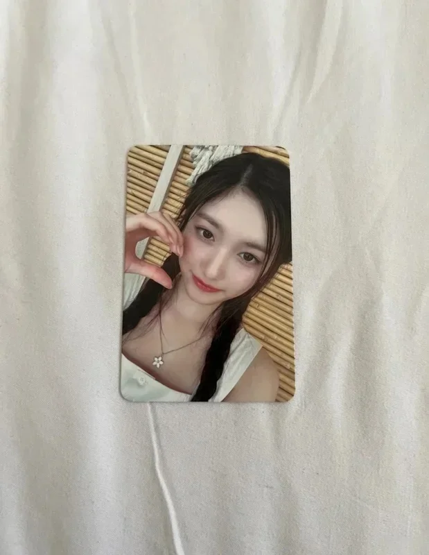 ive A DREAMY DAY SUMMER BEACH STORY Leeseo Photocard
