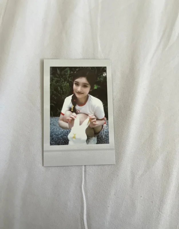 ive A DREAMY DAY Leeseo Polaroid