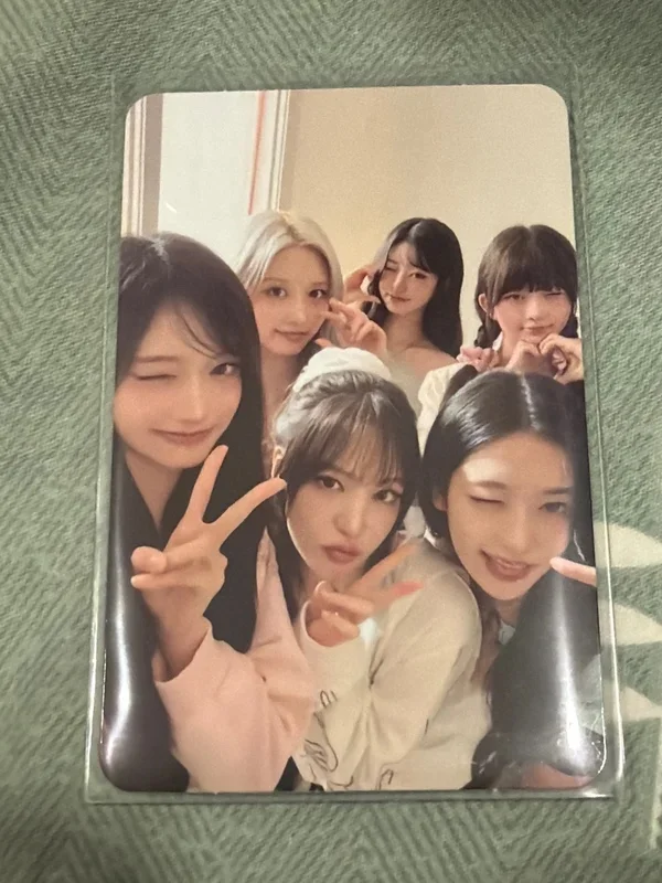 IVE WORLD TOUR [SHOW WHAT I AM] RANDOM PHOTOCARD PACK