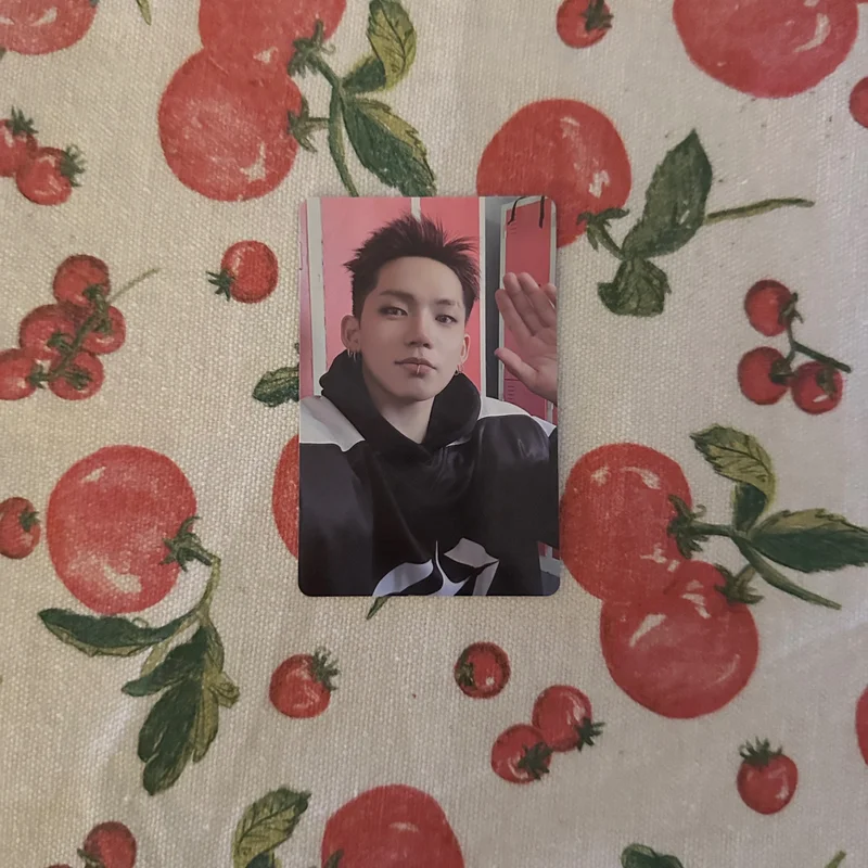 TREASURE 2025 SEASONS GREETINGS REWARD