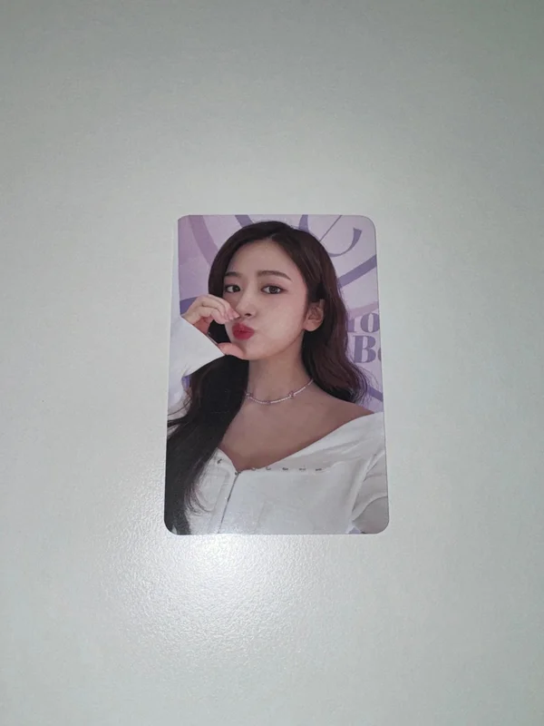 IVE THE FIRST FAN CONCERT The Prom Queens RANDOM PHOTOCARD PACK